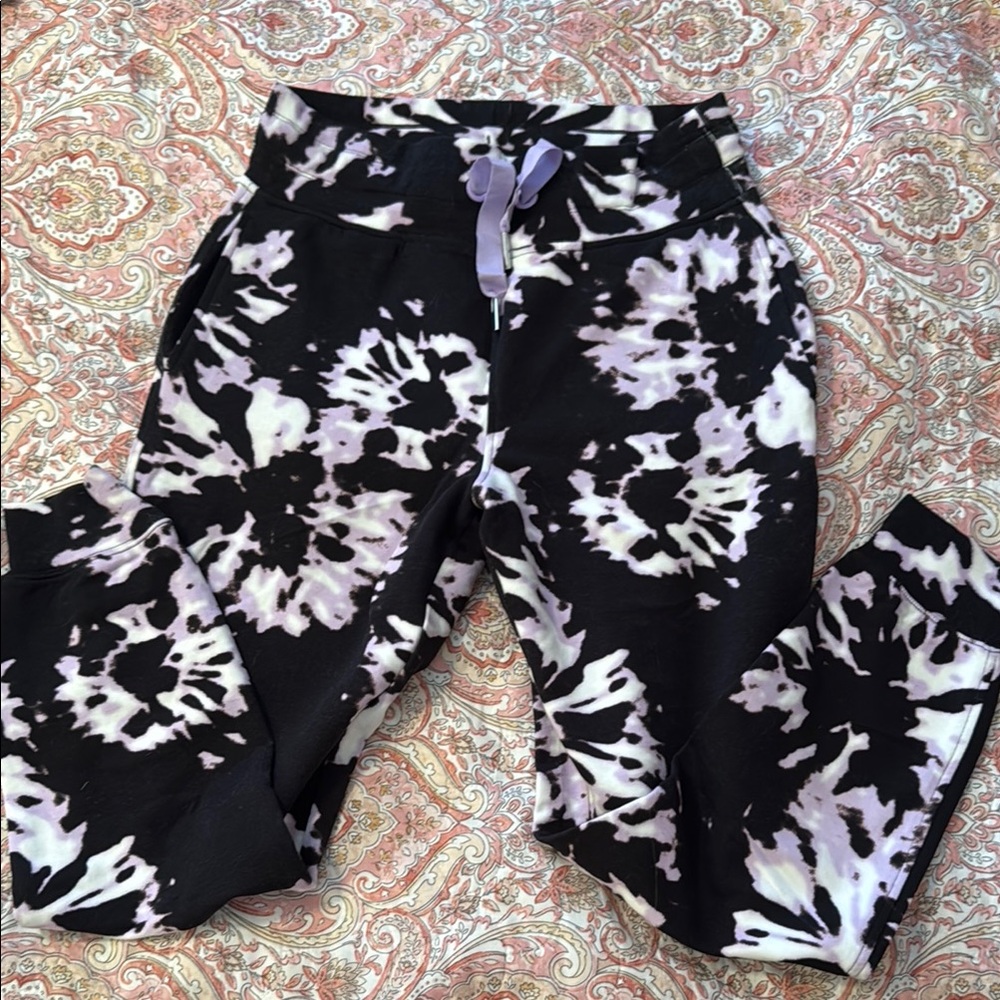 Athleta Black and Pink Tie-Dye Leggings